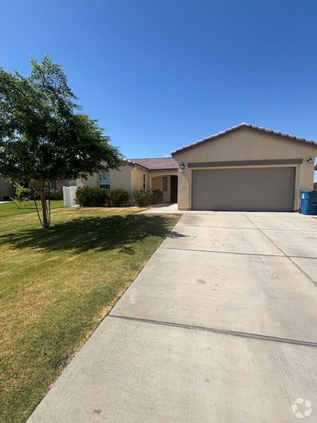 Building Photo - Upscale Living: Stunning 5-Bedroom, 3-Bath...
