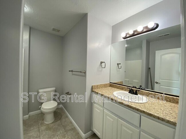 Building Photo - 290 W Buena Vista