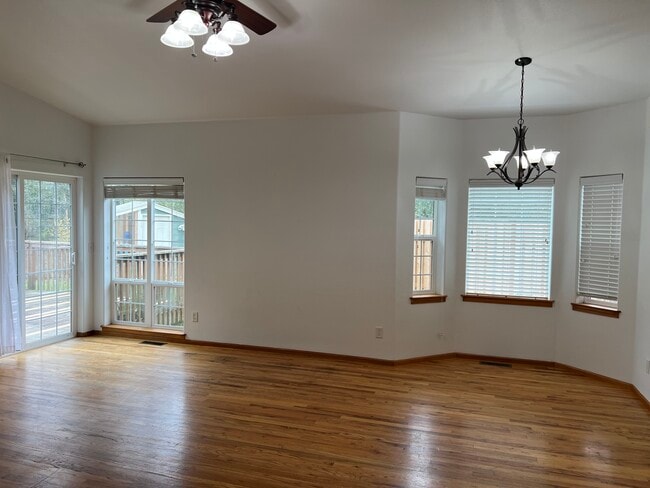 Building Photo - 4659 Bedford Ave