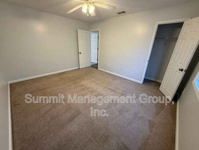 Building Photo - 1528 St Dunstans Rd