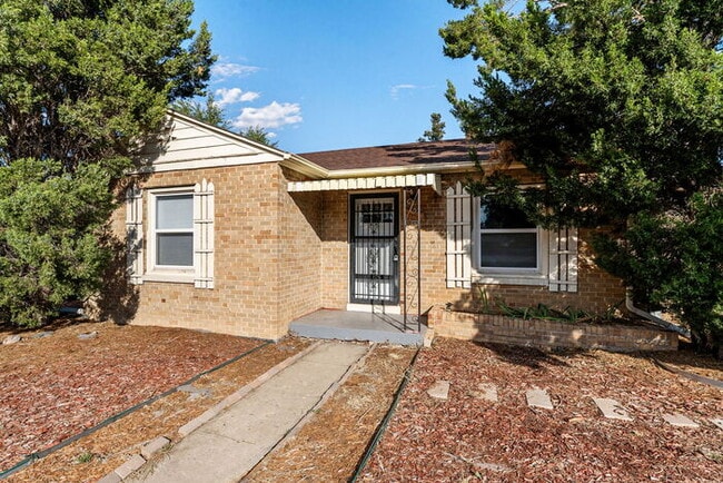Building Photo - Beautiful Open Concept Brick Ranch blocks ...