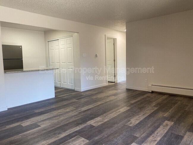 Building Photo - 512 Bell Ct