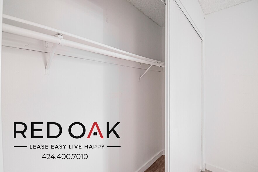 Building Photo - 11817 Victory Blvd