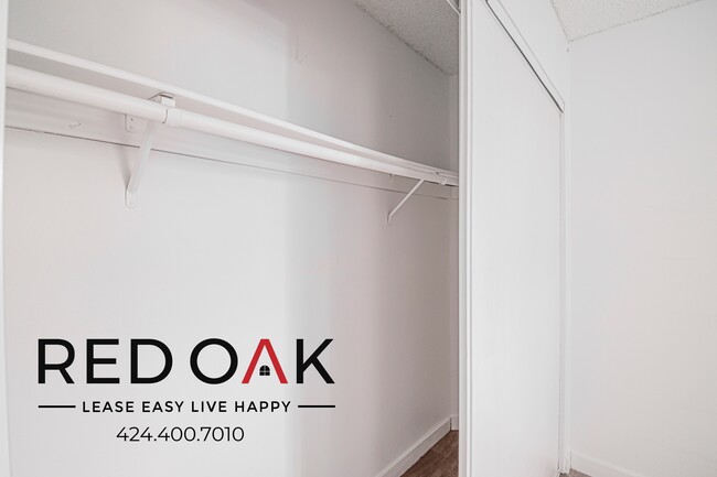 Building Photo - 11817 Victory Blvd