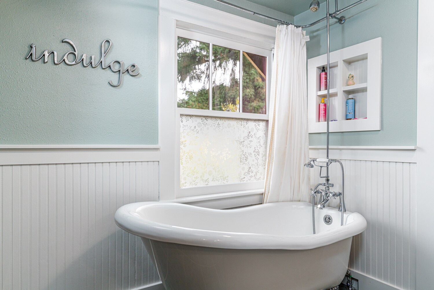 Luxury Bathroom - Upstairs - 4116 SE 10th Ave