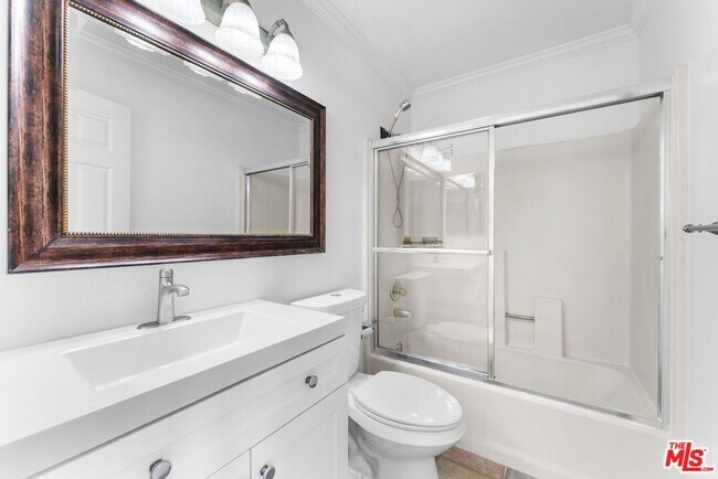 Building Photo - 361 Salem St