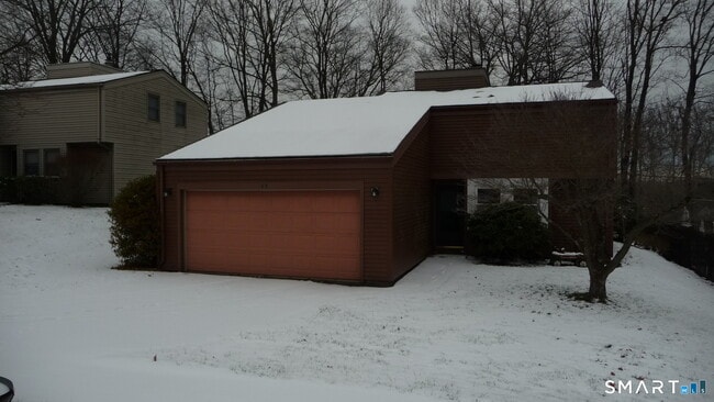 Building Photo - 11 Little River Ln