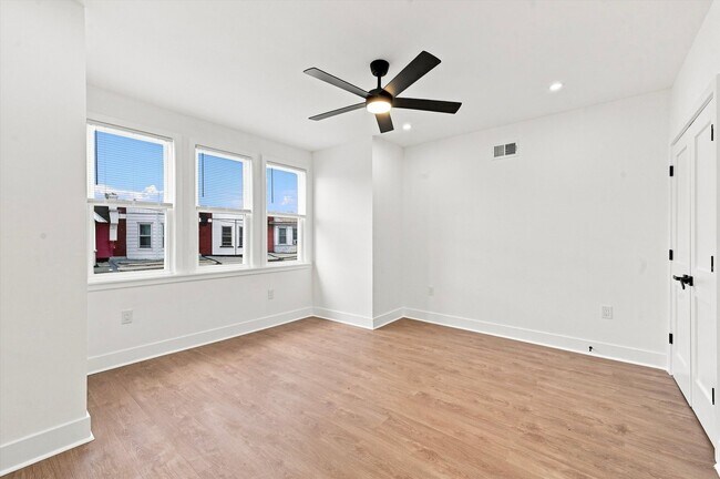 Building Photo - 269 S Hirst St