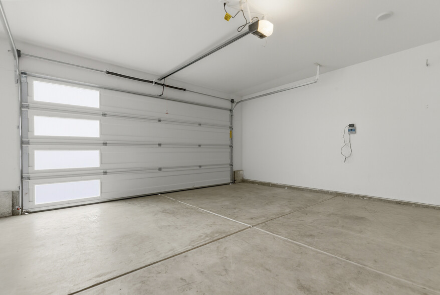 Building Photo - 1118 SW Dottie Ct