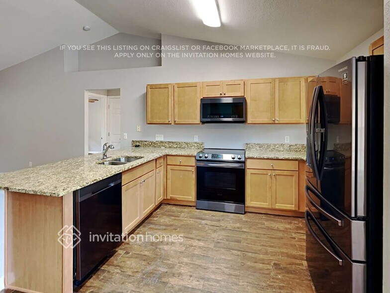 Building Photo - 25208 Palisade Rd