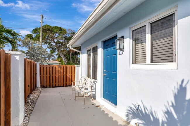 Building Photo - 3208 Marine Dr