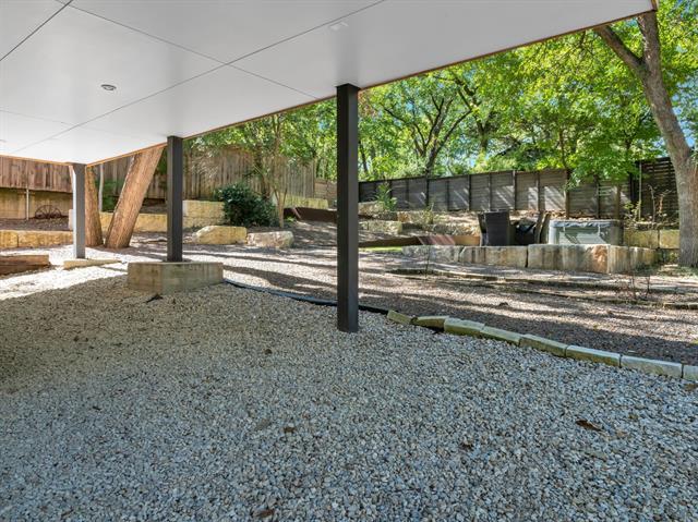 Building Photo - 8635 San Leandro Dr