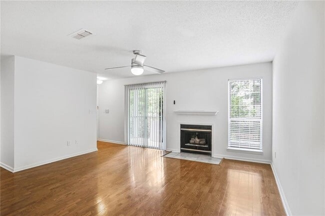 Building Photo - 432 Granville Ct