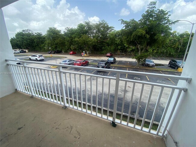 Building Photo - 6930 Miami Gardens Dr