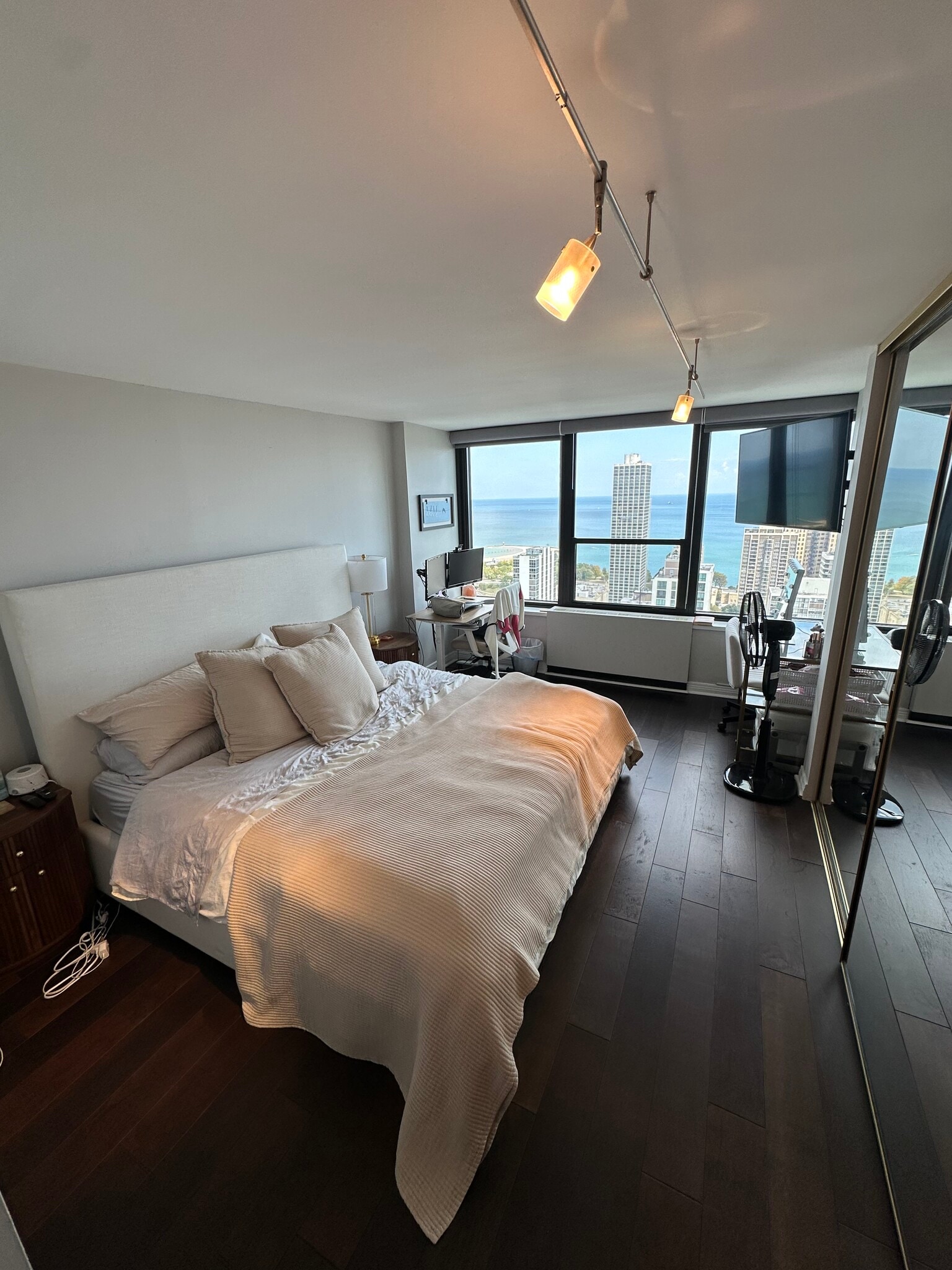 Building Photo - 1560 N Sandburg Ter