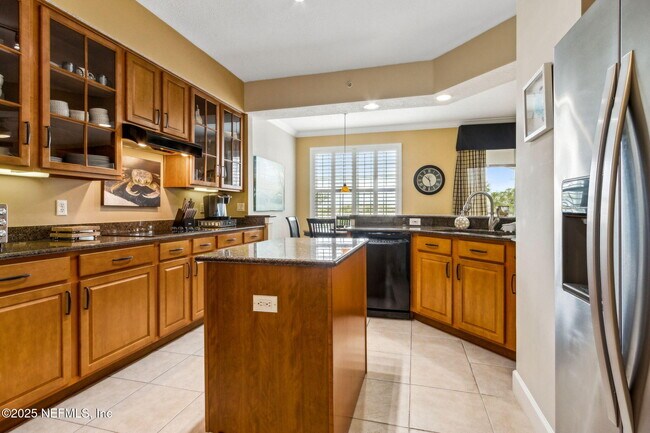 Building Photo - 425 S Ocean Grande Dr