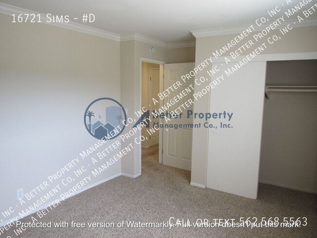 Building Photo - UPGRADED Upper Corner Bright&Sunny 2 bed w...