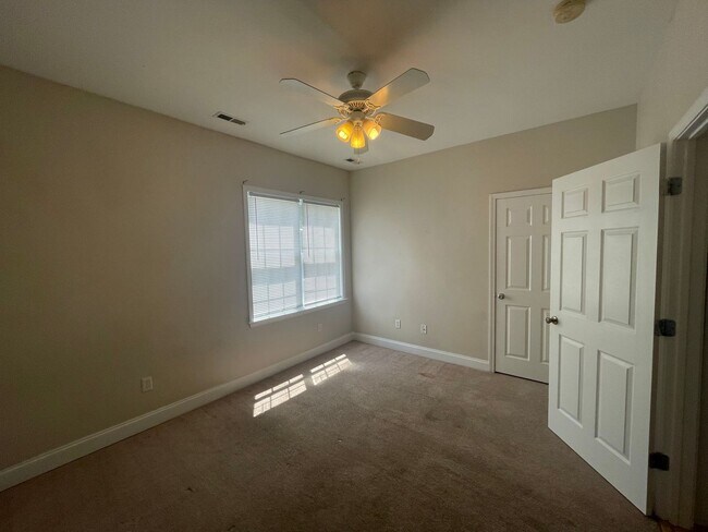 Building Photo - 375 Lullwater Dr
