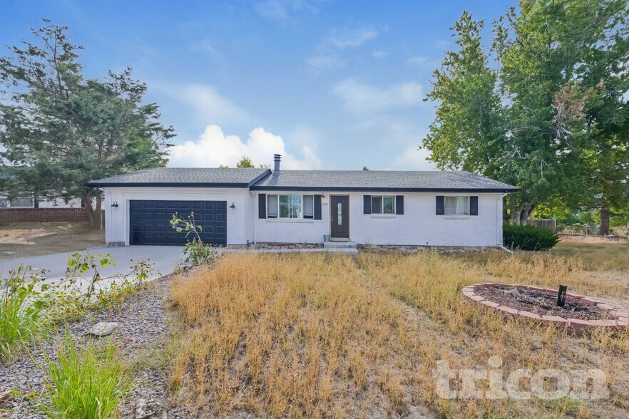 Primary Photo - 4662 S Badger Ct