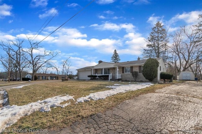 Building Photo - 1102 Davenport Dr