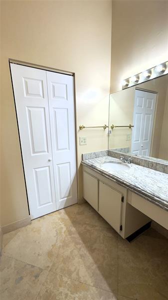 Building Photo - 2126 Discovery Cir W