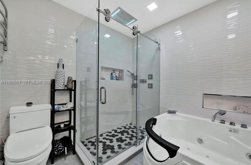 Building Photo - 13721 SW 19th Ave