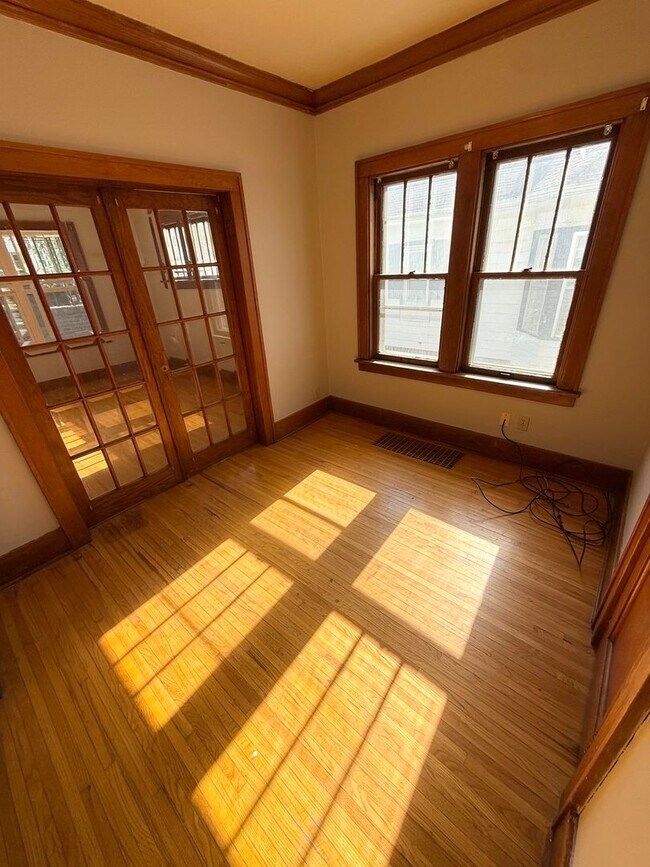 Building Photo - 707 S Fairmount St