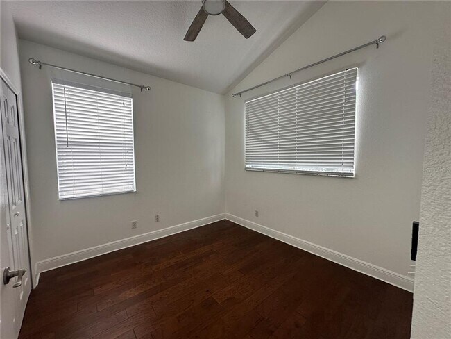 Building Photo - 1714 Cambridge Village Ct