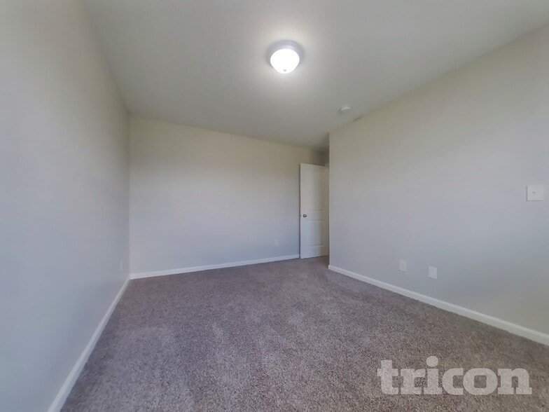 Building Photo - 106 Sunburst Cir