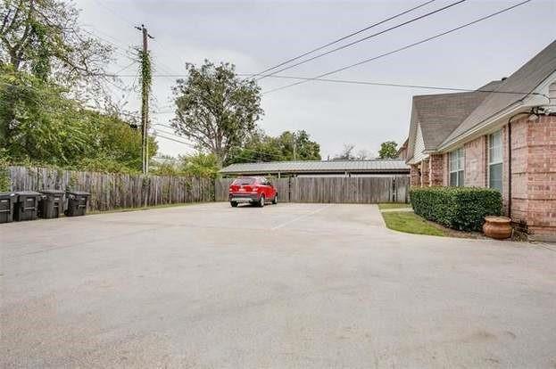Building Photo - 3233 S University Dr