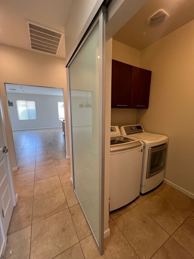 Building Photo - Gilbert Seville Development 3 Bed Plus Den