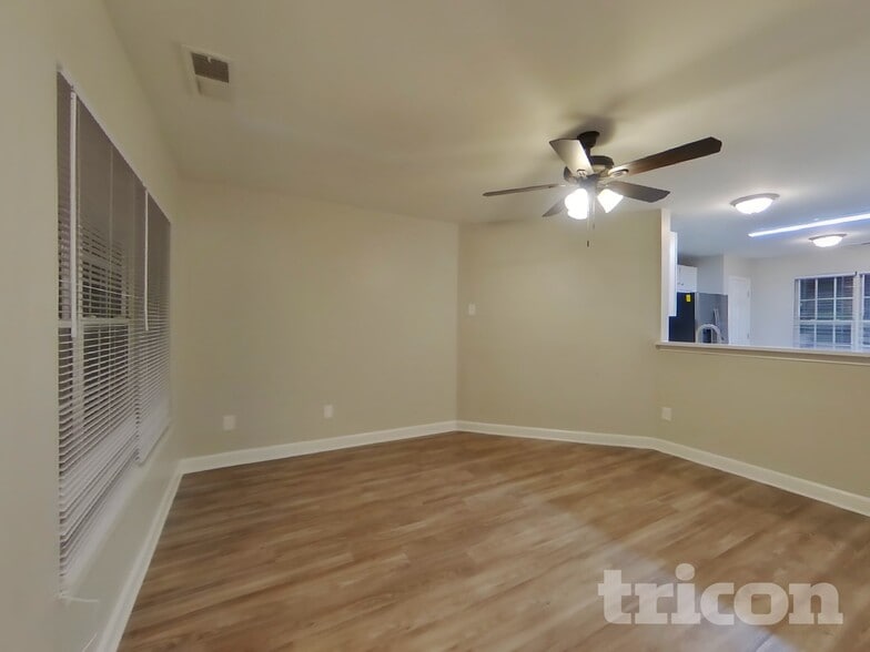 Building Photo - 309 Peachtree Rd