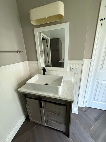 Building Photo - 40089 High St