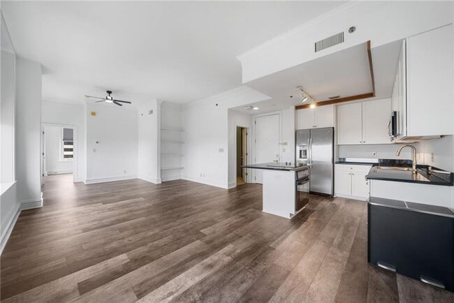 Building Photo - 57 Forsyth St NW