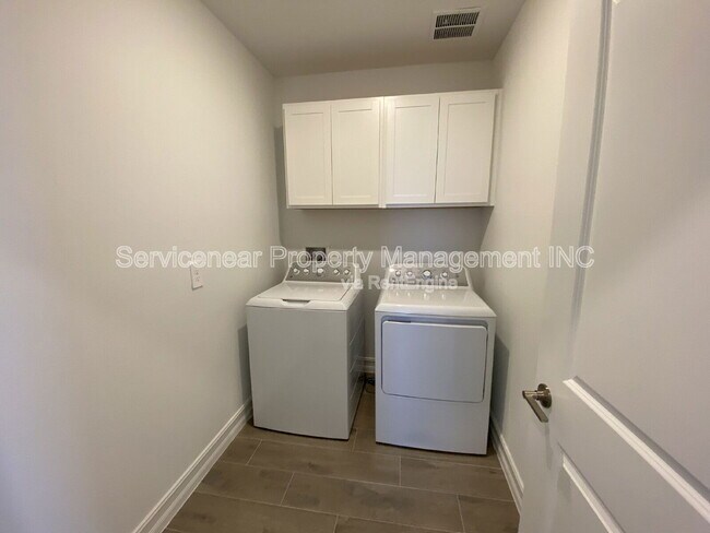 Building Photo - 7113 119th Ct E