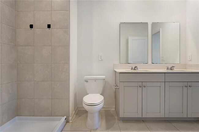 Building Photo - 668 Sand Pne Ln