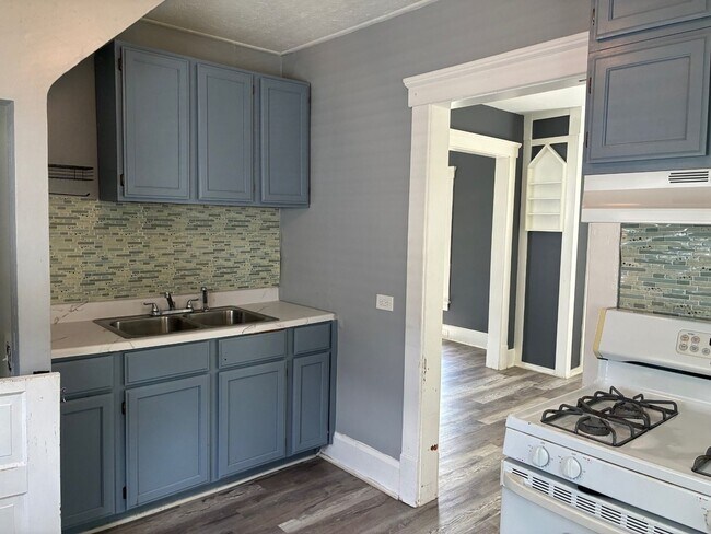 Building Photo - 118 Floral Ct