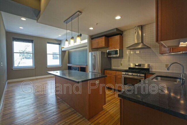 Building Photo - 111 Kirk Ave SW