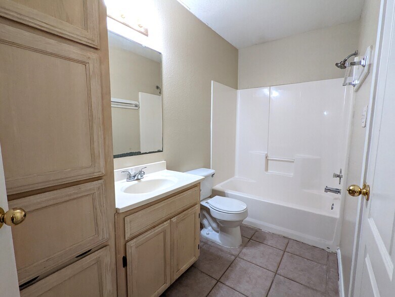 Bathroom - 741 Sonesta Dr