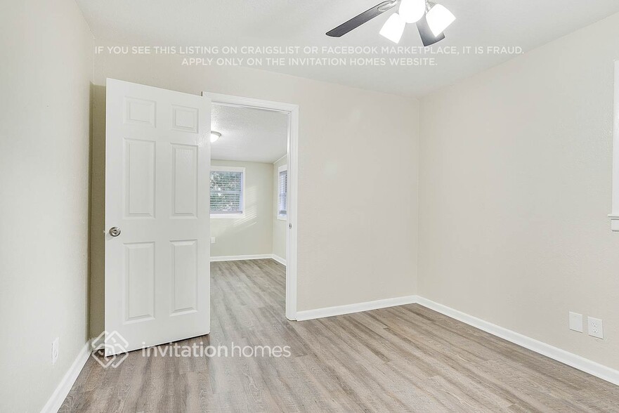 Building Photo - 1317 S Mellonville Ave