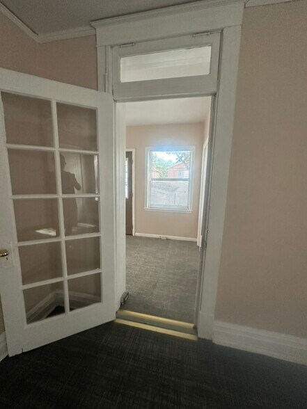 Building Photo - 5044 Bancroft Ave