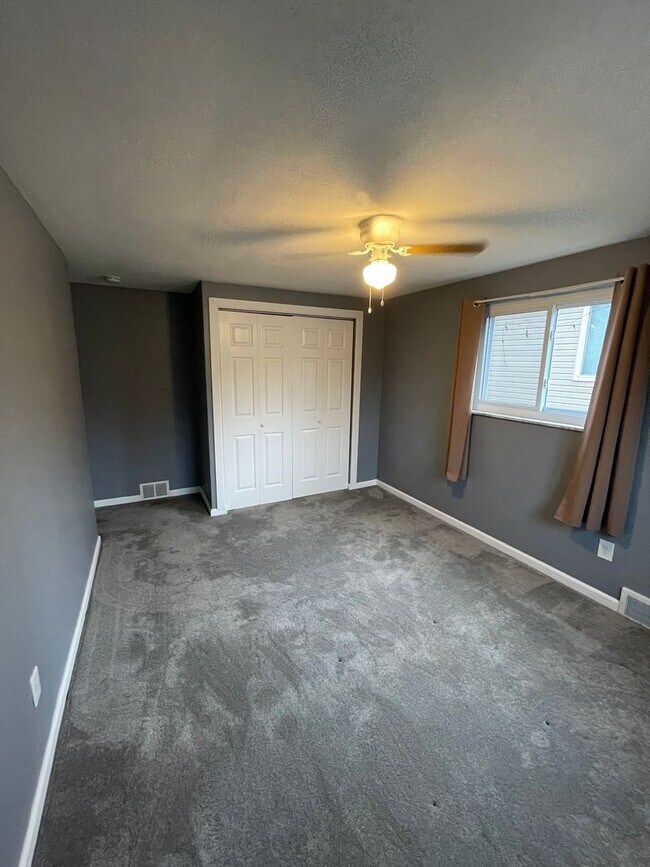 Building Photo - 260-262 Evaline St Pittsburgh PA 15235