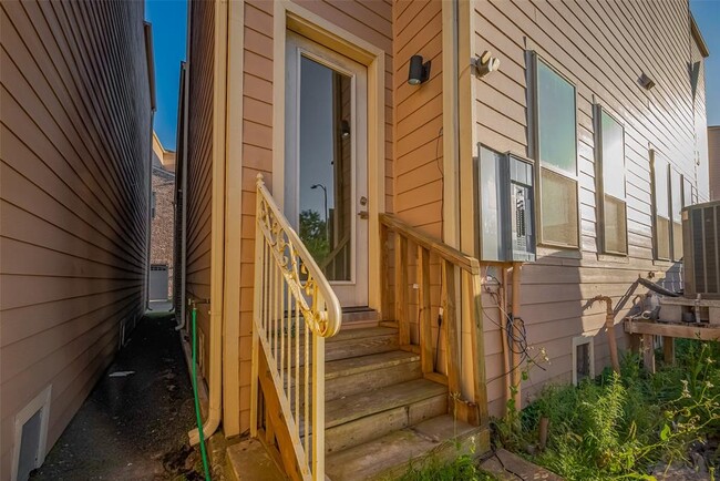 Building Photo - 9404 Glenfield Ct