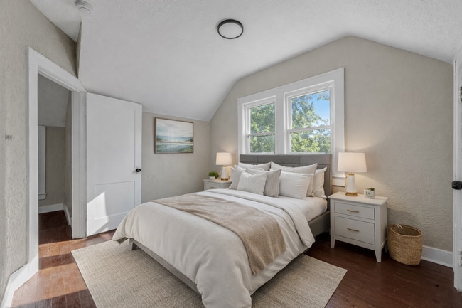 Building Photo - 883 Palmetto Ave