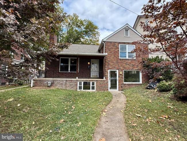 Building Photo - 313 W Lancaster Ave