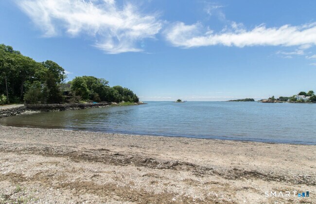 Building Photo - 30 Grove St