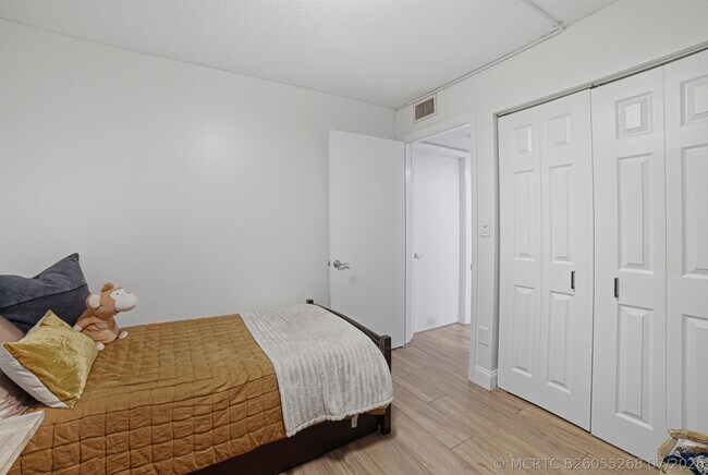 Building Photo - 9412 S Belfort Cir