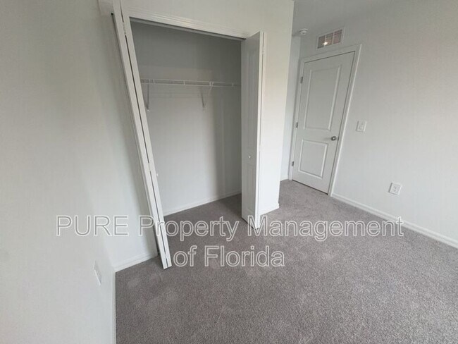 Building Photo - 1304 NW 48th Terrace