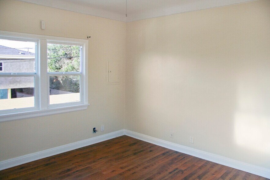 Building Photo - 6071 1/2 Pickford St