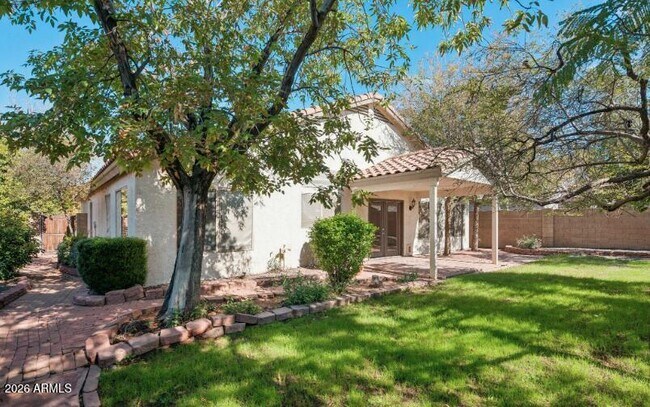 Building Photo - 309 E Mesquite St